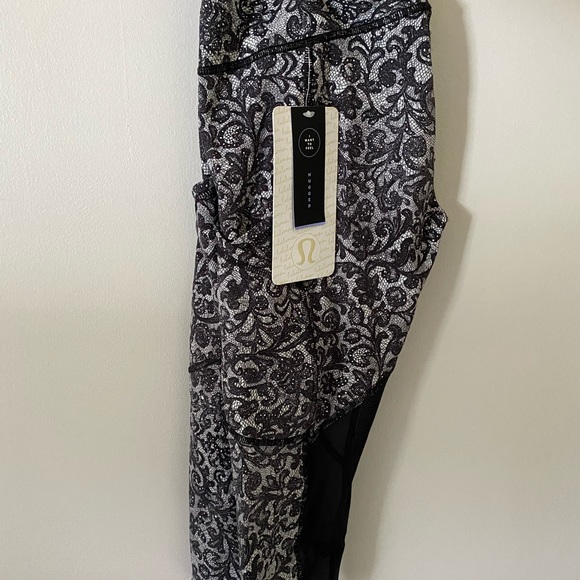 Lululemon - Picture 4 of 5